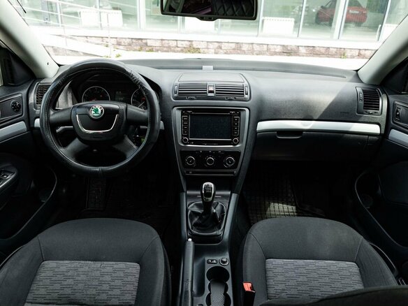 2012 Skoda Octavia II (A5) Рестайлинг, белый, 725000 рублей - вид 16
