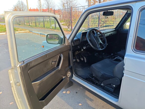 2018 Lada (ВАЗ) 2121 (4x4) I Рестайлинг, серебристый, 439000 рублей - вид 12