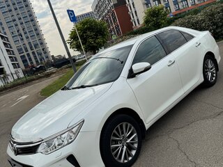 2016 Toyota Camry VII (XV50) Рестайлинг, белый, 2040000 рублей, вид 2