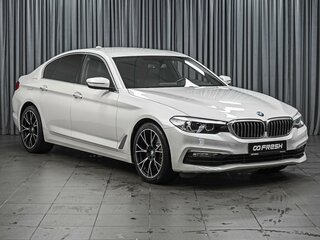 2018 BMW 5 серии 520i VII (G30/G31/G38), белый, 2588000 рублей, вид 1