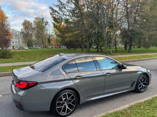 2021 BMW 5 серии 520d xDrive VII (G30/G31/G38) Рестайлинг, серый, 5499000 рублей, вид 3