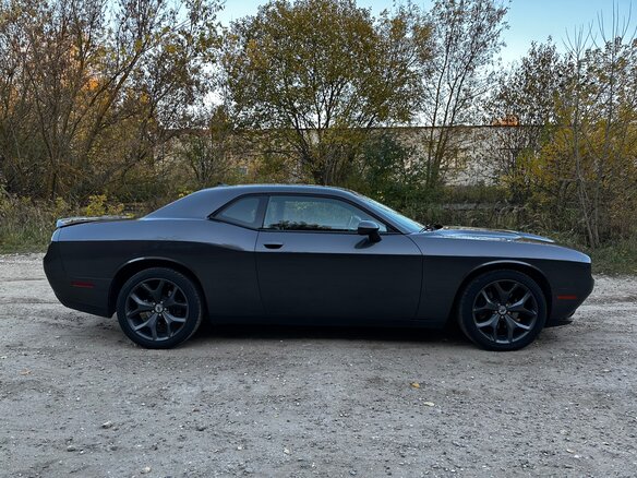 2018 Dodge Challenger III Рестайлинг 2, серый, 3500000 рублей - вид 1