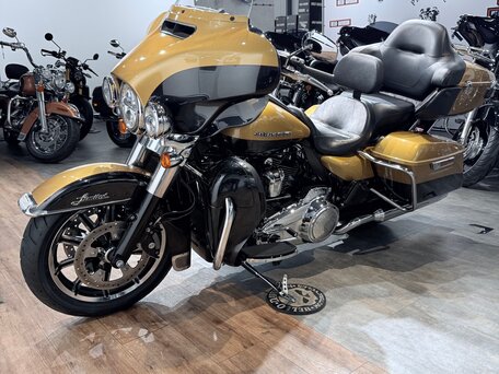 2017 Harley-Davidson Electra Glide, золотистый, 1899000 рублей, вид 4