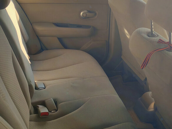 2010 Nissan Tiida I Рестайлинг, чёрный - вид 5