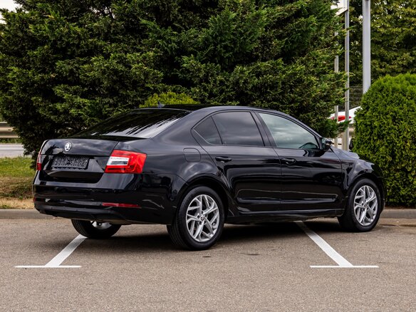 2017 Skoda Octavia III (A7) Рестайлинг, чёрный - вид 5