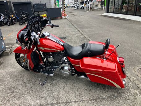 2010 Harley-Davidson CVO Street Glide, красный, 1300000 рублей, вид 1
