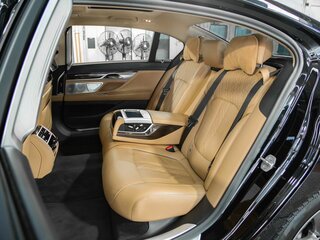 2020 BMW 7 серии Long 730Ld xDrive VI (G11/G12) Рестайлинг, чёрный, 6740000 рублей, вид 3