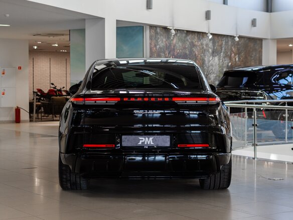 2026 Porsche Cayenne S Electric Coupé IV, чёрный, 28600000 рублей - вид 6