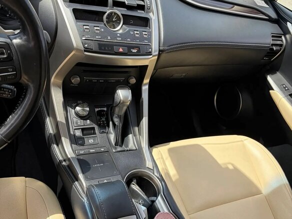 2017 Lexus NX 200 I Рестайлинг, серый, 2790000 рублей - вид 13