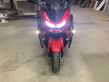 2025 Yamaha NMAX, красный, 135000 рублей, вид 1
