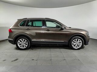 2017 Volkswagen Tiguan II, коричневый, 2291000 рублей, вид 4