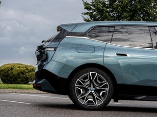 2022 BMW iX M60 I (I20), голубой, 8690000 рублей, вид 5