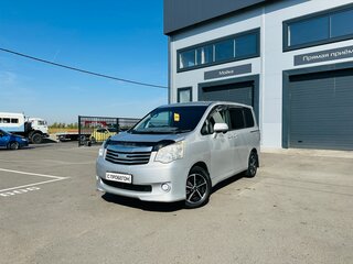 2010 Toyota Noah II (R70), серый, 1279000 рублей, вид 1