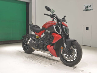 2024 Ducati Diavel V4, красный, 2950000 рублей, вид 3
