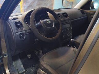 2010 Skoda Yeti I, коричневый, 800000 рублей, вид 5