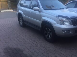 2008 Toyota Land Cruiser Prado 4-speed 120 Series Рестайлинг, серебристый, 2500000 рублей, вид 1