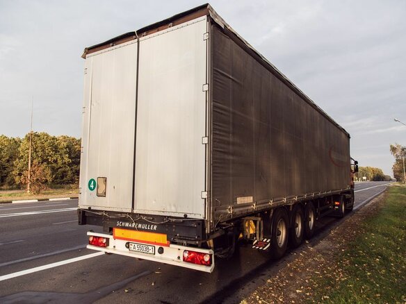 2005 Scania R-Series, пурпурный, 2507638 рублей - вид 5