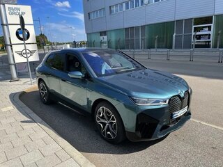 2022 BMW iX xDrive40 I (I20), голубой, 7500000 рублей, вид 1