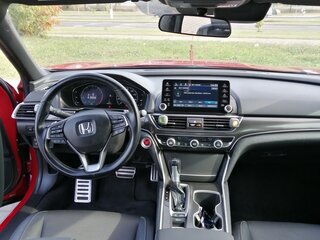 2020 Honda Accord X Рестайлинг, красный, 2100000 рублей, вид 4