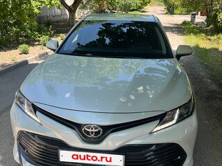 2019 Toyota Camry VIII (XV70), белый, 2300000 рублей, вид 3