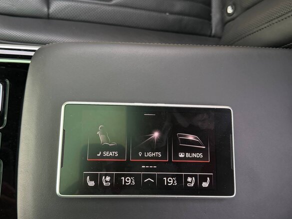 2020 Audi A8 55 TFSI IV (D5), белый, 6100000 рублей - вид 20