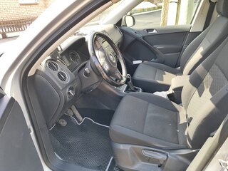 2013 Volkswagen Tiguan I Рестайлинг, серебристый, 1000000 рублей, вид 3