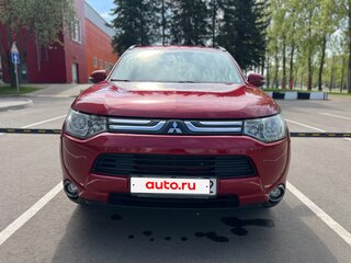 2013 Mitsubishi Outlander III, красный, 1250000 рублей, вид 3