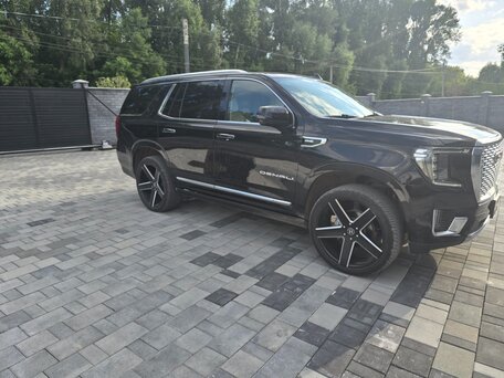 2023 GMC Yukon V, чёрный, 9460000 рублей, вид 2