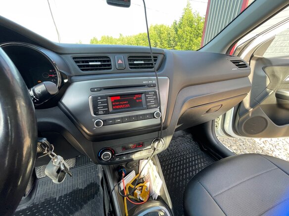 2017 Kia Rio III Рестайлинг, белый, 1100000 рублей - вид 10
