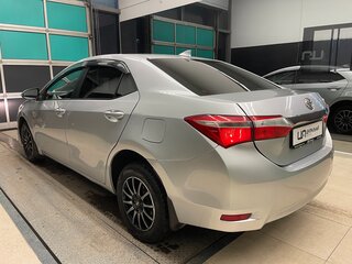 2017 Toyota Corolla XI (E160, E170, E180) Рестайлинг 1, серебристый, 1100000 рублей, вид 4