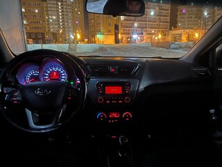 2014 Kia Rio 6-speed III, серый, 770000 рублей, вид 5