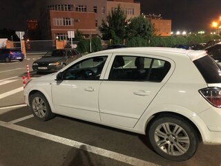 2010 Opel Astra H Рестайлинг, белый, 500000 рублей, вид 3