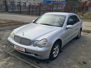 2001 Mercedes-Benz C-Класс 180 II (W203), серебристый, 420000 рублей, вид 1