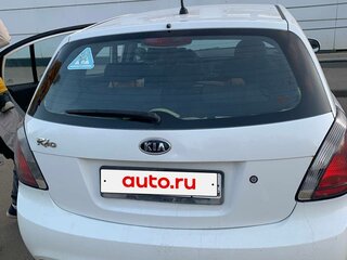 2010 Kia Rio II Рестайлинг, белый, 550000 рублей, вид 4