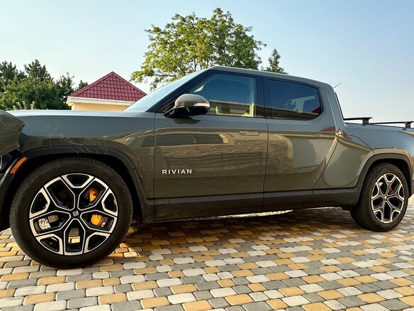2022 Rivian R1T QM Large, зелёный, 9999999 рублей - вид 9