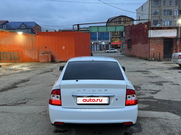 2011 Lada (ВАЗ) Priora I, белый, 250000 рублей - вид 2