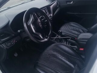2017 Hyundai Solaris II, белый, 500000 рублей, вид 3