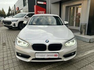 2017 BMW 1 серии 118i II (F20/F21) Рестайлинг 2, белый, 1591200 рублей, вид 2
