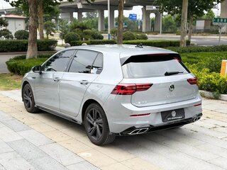 2023 Volkswagen Golf VIII, серый, 1690032 рублей, вид 4
