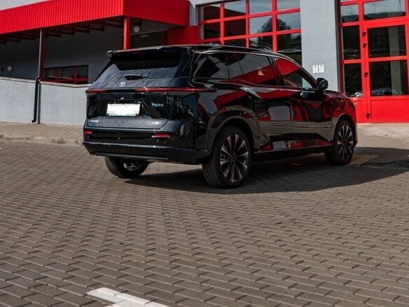 2026 Toyota bZ3X 58.3 kWh, чёрный, 3030000 рублей - вид 3