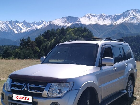 2011 Mitsubishi Pajero IV Рестайлинг 1, серый, 1750000 рублей