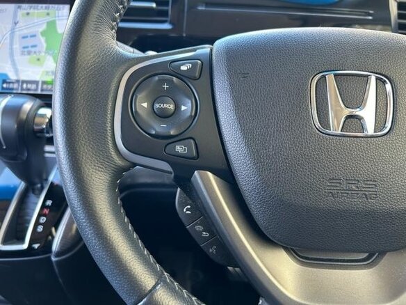 2022 Honda Stepwgn Spada V Рестайлинг, белый, 1965000 рублей - вид 16