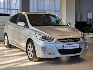 2014 Hyundai Solaris I, серебристый, 699000 рублей, вид 3