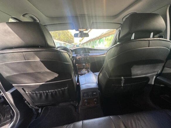 2005 BMW 5 серии 530i V (E60/E61), чёрный - вид 9