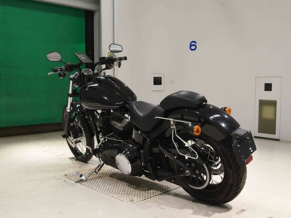 2011 Harley-Davidson Blackline, чёрный, 757000 рублей - вид 5