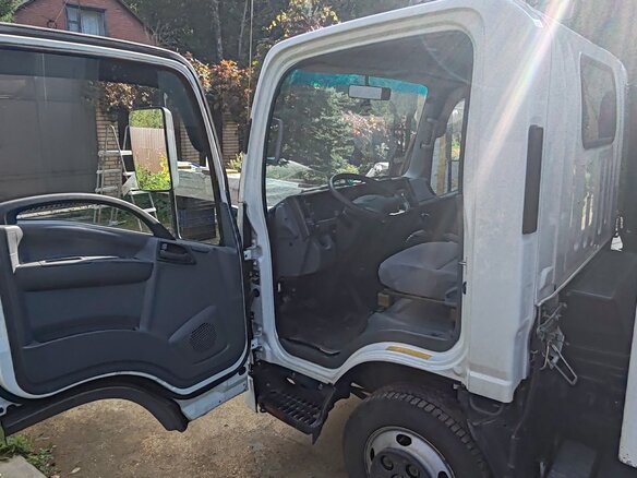 2021 Isuzu Elf (N-series), белый, 2650000 рублей - вид 3
