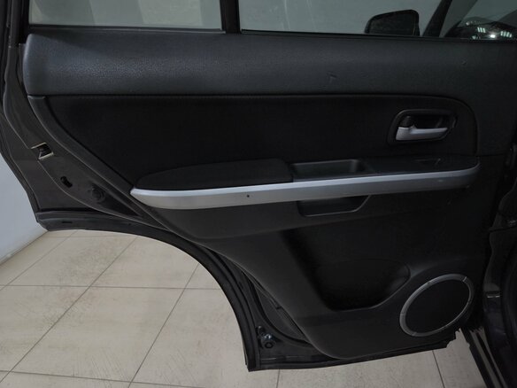 2011 Suzuki Grand Vitara II Рестайлинг, чёрный - вид 13