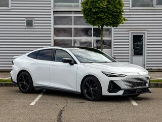 2024 Changan UNI-V I, белый, 1655000 рублей, вид 3