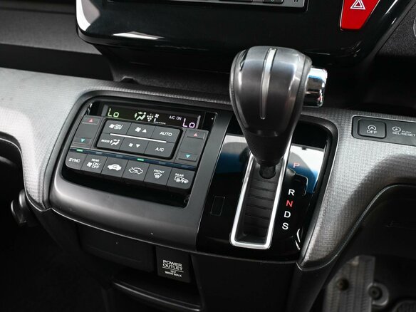 2015 Honda Stepwgn Spada V, белый, 1989000 рублей - вид 26