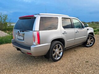 2011 Cadillac Escalade III, серебристый, 1900050 рублей, вид 4